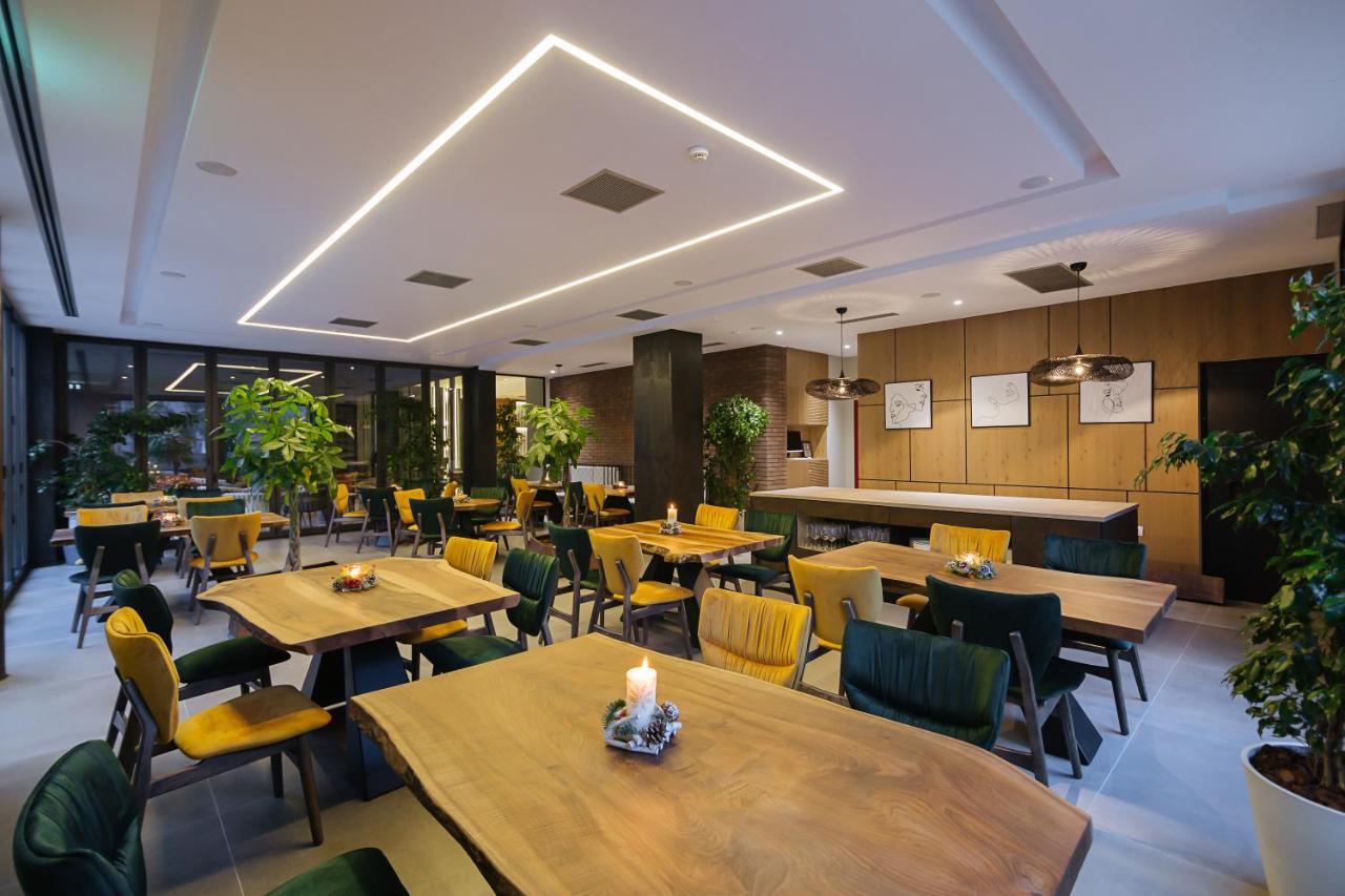 מלון קורצ'ה Park Plazza מראה חיצוני תמונה